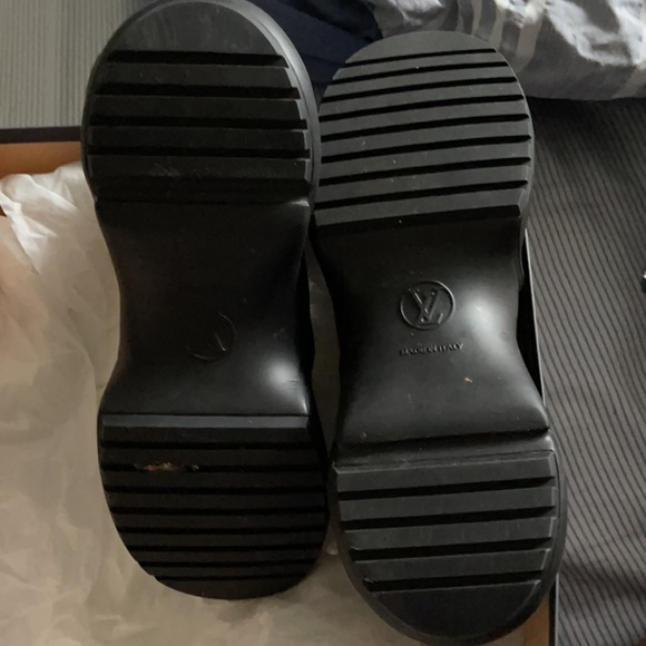 LV ARCHLIGHT SNEAKER - Picture 2 of 3